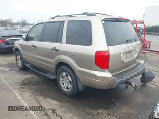 2005 Honda Pilot EX-L with VIN 5FNYF18545B052618, listed as a IAAI auction lot 41798972 with 250,118 mi miles. Bid and sale history available at carsss.com. Image 3.