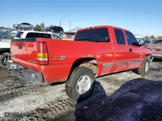 2000 Chevrolet Silverado 1500 LS with VIN 1GCEK19T6YZ271378, listed as a Copart auction lot 41887515 with 204,169 mi miles and Salvage Title. Bid and sale history available at carsss.com. Image 3.