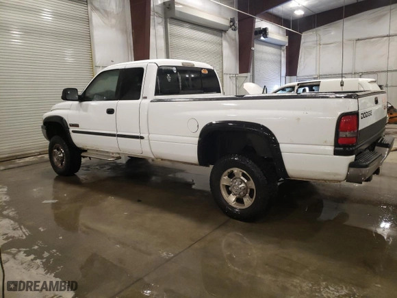 1999 Dodge Ram 2500 with VIN 1B7KF236XXJ550393, listed as a Copart auction lot 43431955 with 289,033 mi miles and Salvage Title. Bid and sale history available at carsss.com. Image 2.