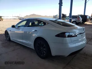 2019 Tesla Model S 75D с VIN 5YJSA1E20KF307100, выставлен на аукционе Copart как лот 54073805 с пробегом 93 644 миль миль и Списание • Salvage title. История ставок и продаж доступна на DreamBid. Изображение 2.