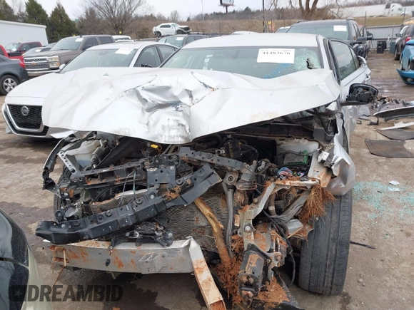 2019 Nissan Altima SR with VIN 1N4BL4CV9KC146676, listed as a IAAI auction lot 41483676 with 99,494 mi miles and . Bid and sale history available at carsss.com. Image 6.