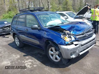 2005 Toyota RAV4 with VIN JTEGD20V350094758, listed as a IAAI auction lot 42033815 with 205,175 mi miles. Bid and sale history available at carsss.com. Image 1.
