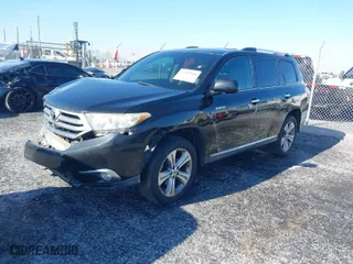 2011 Toyota Highlander Limited with VIN 5TDYK3EH1BS028564, listed as a IAAI auction lot 41282900 with 202,677 mi miles. Bid and sale history available at carsss.com. Image 2.