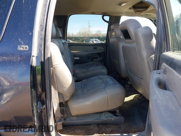 2002 Chevrolet Suburban Z71 with VIN 3GNFK16Z32G202949, listed as a IAAI auction lot 41637140 with 277,161 mi miles. Bid and sale history available at carsss.com. Image 8.