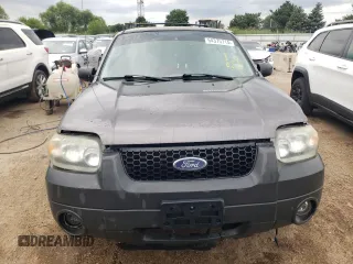 2004 Ford Escape Limited with VIN 1FMCU94144KA37129, listed as a Copart auction lot 64375714 with 181,393 mi miles and Salvage Title. Bid and sale history available at carsss.com. Image 5.