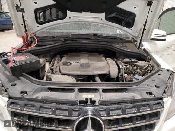 2013 Mercedes-Benz M 350 with VIN 4JGDA5JB1DA188888, listed as a Copart auction lot 48351025 with 210,478 mi miles and Salvage Title. Bid and sale history available at DreamBid. Image 12.