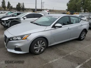 2020 Nissan Altima S z VIN 1N4BL4BV1LC147744, wystawiony jako Copart lot #55353915 z przebiegiem 72 623 mil mil oraz Szkoda całkowita • Salvage title. Historia ofert i sprzedaży dostępna na DreamBid. Obrazek 1.