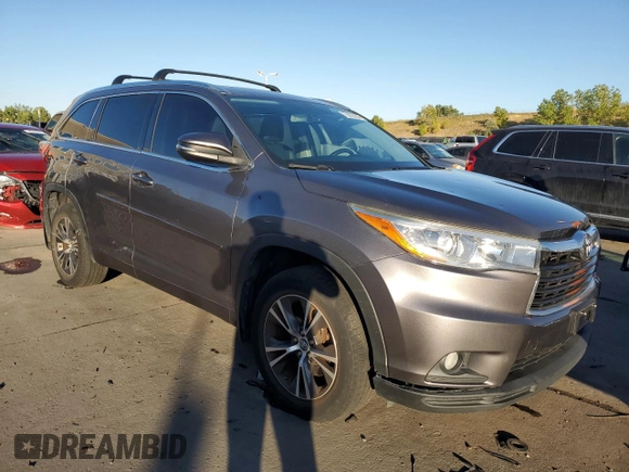 2016 Toyota Highlander XLE z VIN 5TDJKRFH0GS500635, wystawiony jako Copart lot #73833634 z przebiegiem 108 884 mil mil oraz Czysty tytuł • Clean title. Historia ofert i sprzedaży dostępna na DreamBid. Obrazek 4.