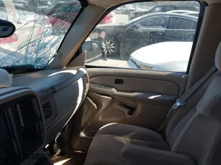 2006 Chevrolet Silverado 1500 LT1 with VIN 2GCEC13T061211835, listed as a IAAI auction lot 41678812 with 162,590 mi miles. Bid and sale history available at carsss.com. Image 5.