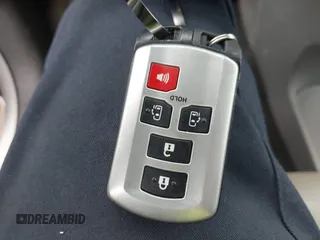 2019 Toyota Sienna LE Auto Access Seat с VIN 5TDKZ3DC0KS980821, выставлен на аукционе IAAI как лот 42000422 с пробегом 89 046 миль миль и . История ставок и продаж доступна на DreamBid. Изображение 11.