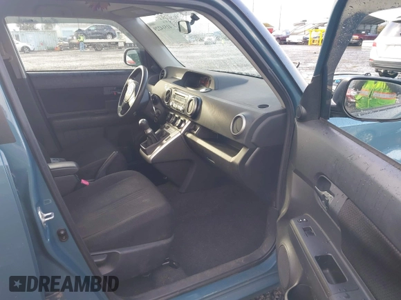 2008 Scion xB z VIN JTLKE50E081060535, wystawiony jako IAAI lot #41514229 z przebiegiem 94 982 mil mil oraz . Historia ofert i sprzedaży dostępna na DreamBid. Obrazek 5.