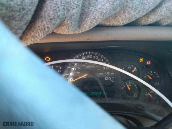 2005 Chevrolet Avalanche Z71 with VIN 3GNEK12Z85G267219, listed as a Copart auction lot 45951055 with 195,234 mi miles and Salvage Title. Bid and sale history available at carsss.com. Image 9.