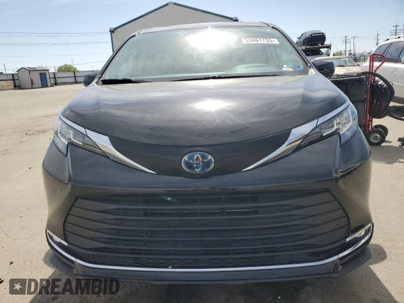 2021 Toyota Sienna XLE with VIN 5TDJRKEC0MS022530, listed as a Copart auction lot 53461735 with 48,887 mi miles and Salvage Title. Bid and sale history available at carsss.com. Image 5.