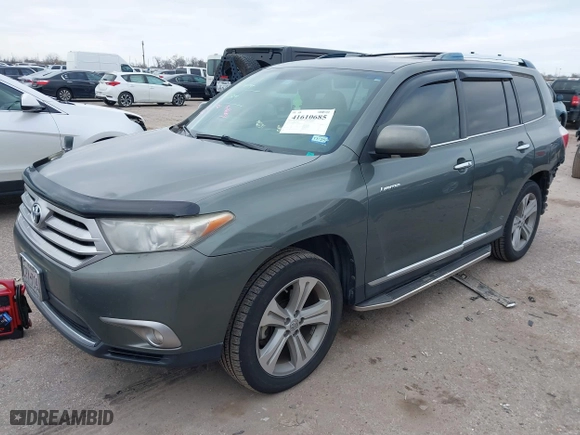 2013 Toyota Highlander Limited with VIN 5TDYK3EHXDS131968, listed as a IAAI auction lot 41610685 with 131,413 mi miles. Bid and sale history available at carsss.com. Image 18.