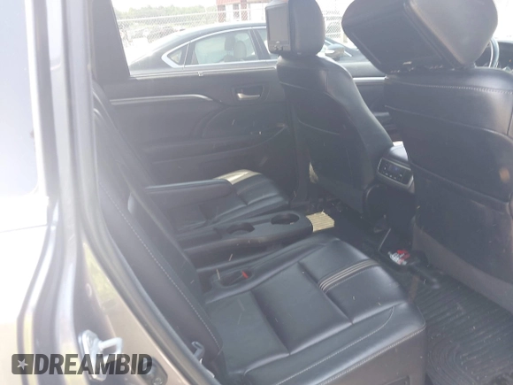 2017 Toyota Highlander XLE with VIN 5TDKZRFHXHS200344, listed as a IAAI auction lot 42616051 with 161,439 mi miles and . Bid and sale history available at DreamBid. Image 8.