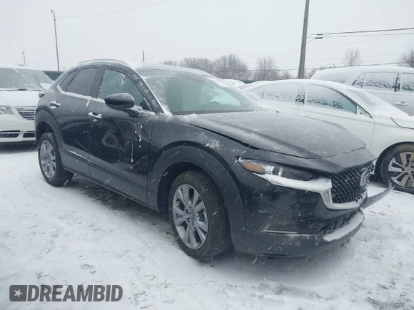 2023 Mazda CX-30 S Preferred z VIN 3MVDMBCM5PM538960, wystawiony jako IAAI lot #41273300 z przebiegiem 22 846 mil mil oraz . Historia ofert i sprzedaży dostępna na DreamBid. Obrazek 1.