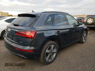 2024 Audi Q5 Komfort with VIN WA1AAAFY0R2125368, listed as a Copart auction lot 84030664 with 34 mi miles and Non Repairable. Bid and sale history available at carsss.com. Image 3.