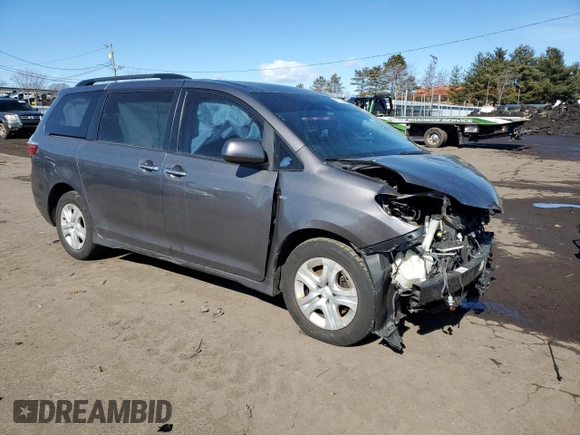2018 Toyota Sienna XLE with VIN 5TDDZ3DC2JS195479, listed as a Copart auction lot 47213295 with 86,151 mi miles and Salvage Title. Bid and sale history available at carsss.com. Image 4.