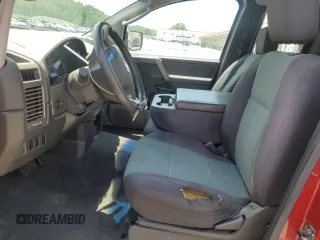 2004 Nissan Titan SE z VIN 1N6AA06A14N539136, wystawiony jako Copart lot #61937265 z przebiegiem 273 032 mil mil oraz Czysty tytuł • Clean title. Historia ofert i sprzedaży dostępna na DreamBid. Obrazek 7.