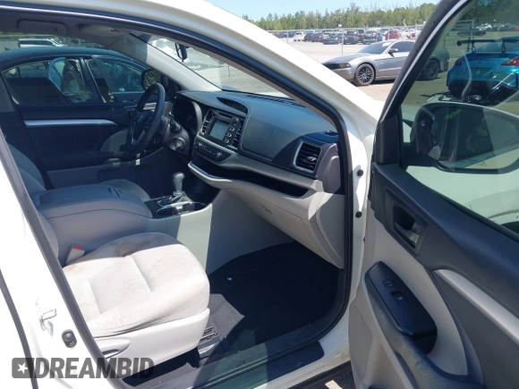 2016 Toyota Highlander LE Plus z VIN 5TDZKRFH4GS127117, wystawiony jako IAAI lot #42054767 z przebiegiem 167 253 mil mil oraz . Historia ofert i sprzedaży dostępna na DreamBid. Obrazek 5.