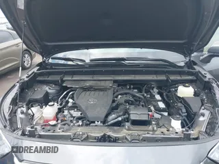 2024 Toyota Highlander LE z VIN 5TDKDRAH3RS543441, wystawiony jako IAAI lot #42429440 z przebiegiem 9 086 mil mil oraz . Historia ofert i sprzedaży dostępna na DreamBid. Obrazek 10.