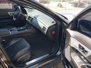 2015 Jaguar XF V6 Portfolio with VIN SAJWA0F74F8U76324, listed as a IAAI auction lot 42158134 with 136,995 mi miles. Bid and sale history available at carsss.com. Image 5.
