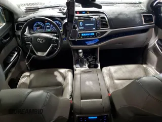 2018 Toyota Highlander Hybrid Limited with VIN 5TDDGRFH7JS040153, listed as a Copart auction lot 55500815 with 62,739 mi miles and Salvage title. Bid and sale history available at DreamBid. Image 8.