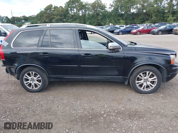 2013 Volvo XC90 Premier Plus with VIN YV4952CZ6D1657803, listed as a IAAI auction lot 40479985 with 211,326 mi miles. Bid and sale history available at carsss.com. Image 13.