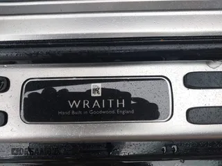 2017 Rolls-Royce Wraith z VIN SCA665C52HUX86814, wystawiony jako IAAI lot #41588718 z przebiegiem 11 277 mil mil oraz . Historia ofert i sprzedaży dostępna na DreamBid. Obrazek 20.