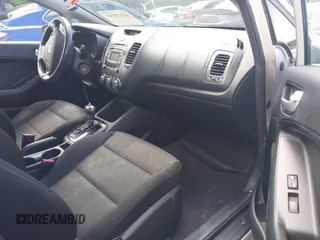 2018 Kia Forte LX z VIN 3KPFK4A70JE193265, wystawiony jako IAAI lot #42375190 z przebiegiem 110 648 mil mil oraz . Historia ofert i sprzedaży dostępna na DreamBid. Obrazek 5.