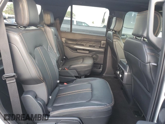 2024 Ford Expedition Platinum z VIN 1FMJU1L82REA60907, wystawiony jako Copart lot #74033544 z przebiegiem 2 700 mil mil oraz Szkoda całkowita • Salvage title. Historia ofert i sprzedaży dostępna na DreamBid. Obrazek 11.