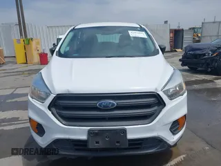 2017 Ford Escape S z VIN 1FMCU0F72HUE74070, wystawiony jako IAAI lot #42462043 z przebiegiem 73 682 mil mil oraz . Historia ofert i sprzedaży dostępna na DreamBid. Obrazek 12.
