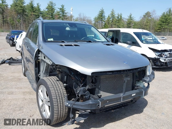 2014 Mercedes-Benz M 350 with VIN 4JGDA5HB4EA371774, listed as a IAAI auction lot 42079843 with 128,448 mi miles and . Bid and sale history available at DreamBid. Image 6.