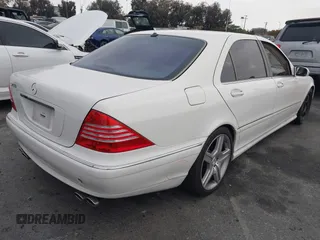 2006 Mercedes-Benz S 430 z VIN WDBNG70J06A484692, wystawiony jako IAAI lot #42185014 z przebiegiem 228 432 mil mil oraz . Historia ofert i sprzedaży dostępna na DreamBid. Obrazek 4.