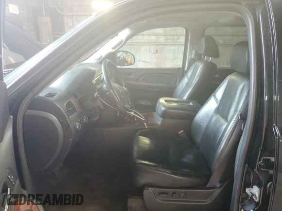 2009 Chevrolet Avalanche LTZ z VIN 3GNFK32099G228064, wystawiony jako Copart lot #55728085 z przebiegiem 162 389 mil mil oraz Szkoda całkowita • Salvage title. Historia ofert i sprzedaży dostępna na DreamBid. Obrazek 7.