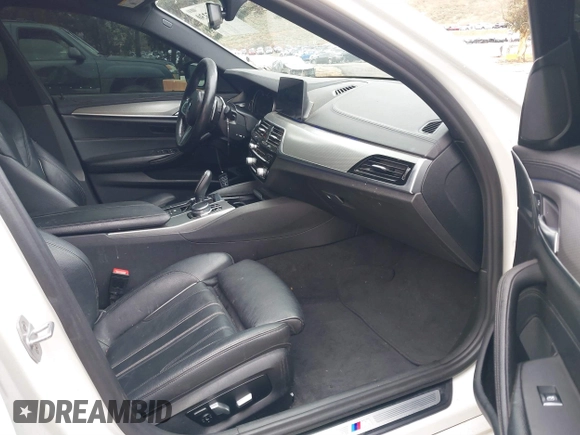 2018 BMW 5 Series 530i z VIN WBAJA5C54JG898565, wystawiony jako IAAI lot #41745230 z przebiegiem 123 776 mil mil oraz . Historia ofert i sprzedaży dostępna na DreamBid. Obrazek 5.