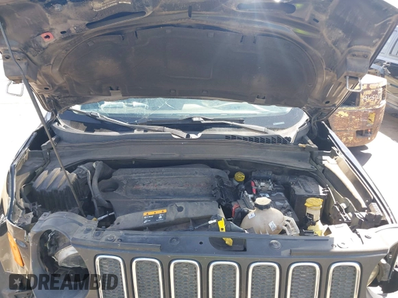 2017 Jeep Renegade Altitude z VIN ZACCJABB6HPE57612, wystawiony jako IAAI lot #41980363 z przebiegiem 139 529 mil mil oraz . Historia ofert i sprzedaży dostępna na DreamBid. Obrazek 10.