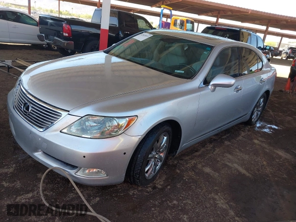 2007 Lexus LS with VIN JTHBL46F575048348, listed as a IAAI auction lot 42043015 with 201,281 mi miles. Bid and sale history available at carsss.com. Image 2.