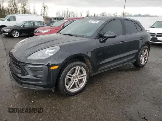 2022 Porsche Macan with VIN WP1AA2A53NLB09144, listed as a Copart auction lot 42618225 with 39,570 mi miles and Salvage Title. Bid and sale history available at carsss.com. Image 1.