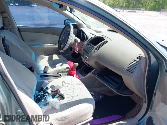 2005 Nissan Altima SL z VIN 1N4AL11D05N911352, wystawiony jako IAAI lot #42132763 z przebiegiem Nie podano mil oraz . Historia ofert i sprzedaży dostępna na DreamBid. Obrazek 5.