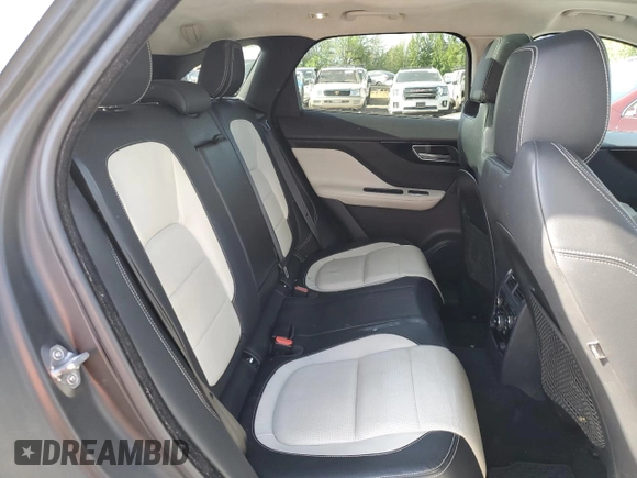 2017 Jaguar F-Pace 20d R-Sport z VIN SADCL2BN9HA891134, wystawiony jako Copart lot #59625215 z przebiegiem 71 914 mil mil oraz Czysty tytuł • Clean title. Historia ofert i sprzedaży dostępna na DreamBid. Obrazek 10.