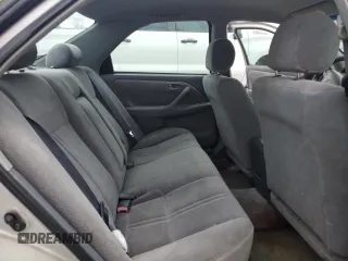 2001 Toyota Camry CE z VIN 4T1BG22K71U847635, wystawiony jako Copart lot #53729415 z przebiegiem 176 347 mil mil oraz Nie do naprawy • Non repairable. Historia ofert i sprzedaży dostępna na DreamBid. Obrazek 10.