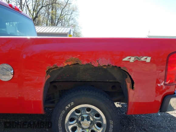 2009 Chevrolet Silverado 1500 Work Truck with VIN 1GCEK14C29Z187289, listed as a IAAI auction lot 42113066 with 109,077 mi miles. Bid and sale history available at carsss.com. Image 6.