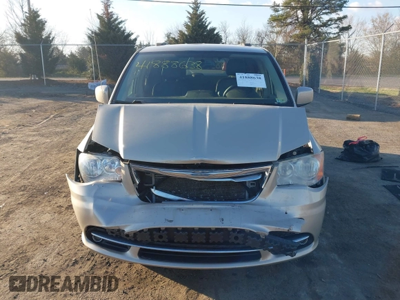 2015 Chrysler Town & Country Touring with VIN 2C4RC1BG8FR537647, listed as a IAAI auction lot 41888638 with 146,866 mi miles. Bid and sale history available at carsss.com. Image 12.