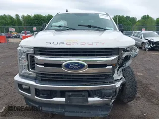 2019 Ford F-250 XL with VIN 1FT7W2BT4KED42699, listed as a IAAI auction lot 42382000 with 132,154 mi miles and . Bid and sale history available at DreamBid. Image 12.