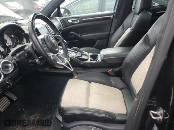 2017 Porsche Cayenne GTS с VIN WP1AD2A22HLA81676, выставлен на аукционе Copart как лот 50142495 с пробегом 88 742 миль миль и Списание • Salvage title. История ставок и продаж доступна на DreamBid. Изображение 7.