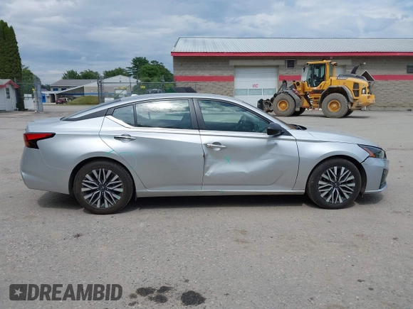 2024 Nissan Altima SV with VIN 1N4BL4DV4RN346569, listed as a IAAI auction lot 42827680 with 22,155 mi miles and . Bid and sale history available at DreamBid. Image 13.