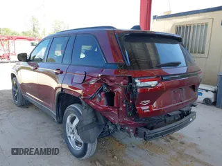 2023 Jeep Grand Cherokee Altitude with VIN 1C4RJHAG4PC661182, listed as a IAAI auction lot 41782999 with 40,507 mi miles. Bid and sale history available at carsss.com. Image 3.