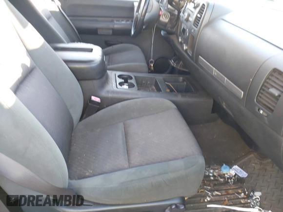 2007 Chevrolet Silverado 1500 LT w/1LT with VIN 2GCEC19J471652830, listed as a IAAI auction lot 41255935 with 263,345 mi miles. Bid and sale history available at carsss.com. Image 5.