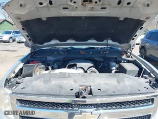 2011 Chevrolet Silverado 1500 LT with VIN 1GCRKSE37BZ426282, listed as a IAAI auction lot 41907595 with 192,642 mi miles. Bid and sale history available at carsss.com. Image 10.